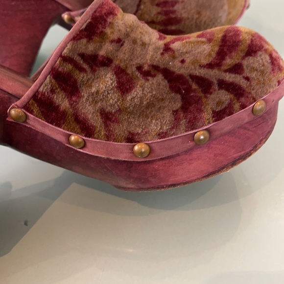 Sandals - Picture 6 of 8